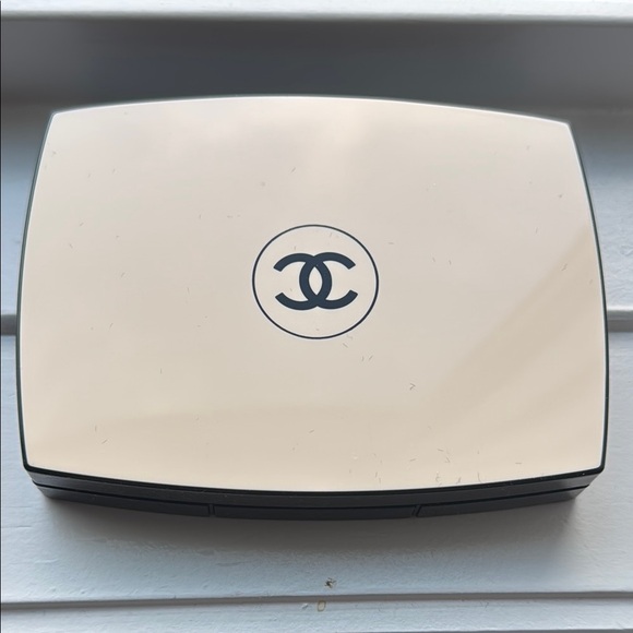 CHANEL Eyeshadow Palette with Warm and Neutral Tones Les Indispensables - Picture 5 of 7